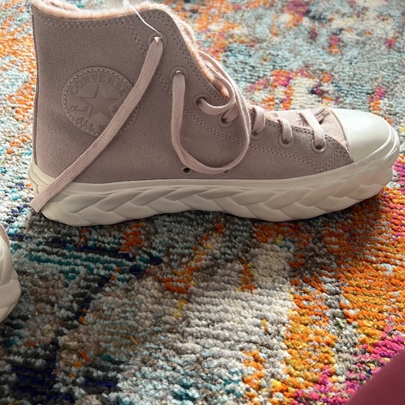 Converse light pink with fur inside - Picture 3 of 3